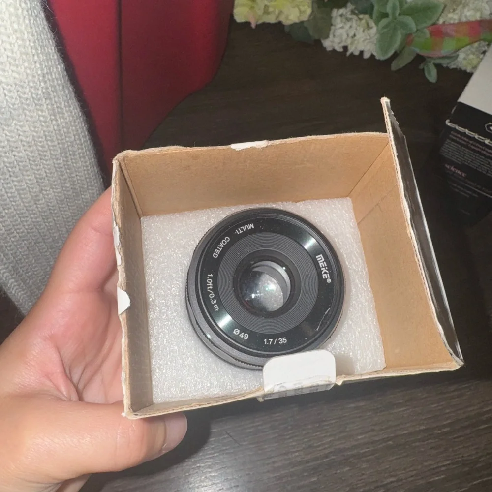 Meike 35mm F/1.7 APS-C Lens